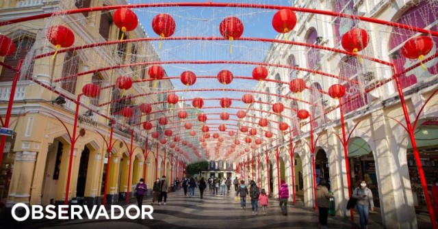 Fam&iacute;lias em casa e 'teletrabalho', a nova vida dos portugueses em Macau